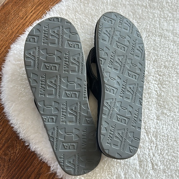Under armour flip flops - Picture 4 of 5